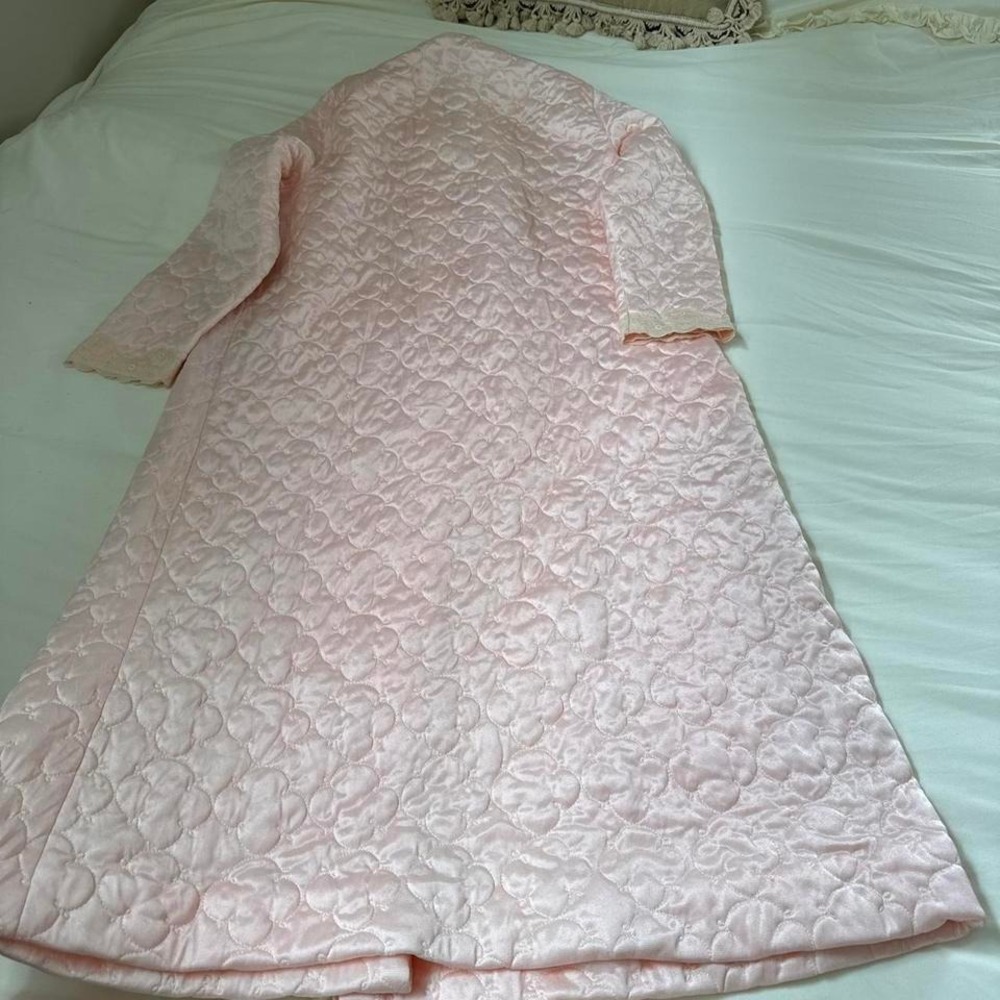 housecoat 70s Montgomery Ward pastel pink quilted housecoat snap - Picture 6 of 6